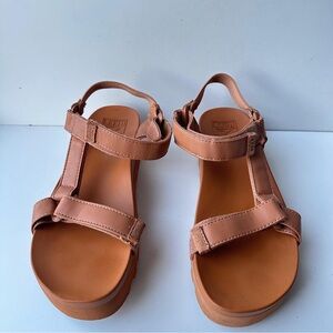 REEF Vista Hi Sandals Women's Size 9 Tan Platform Strappy Buckle Comfort Shoes
